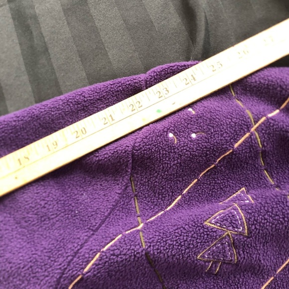 Vtg Double Collar Sweater with Embroidered Design - Picture 4 of 9